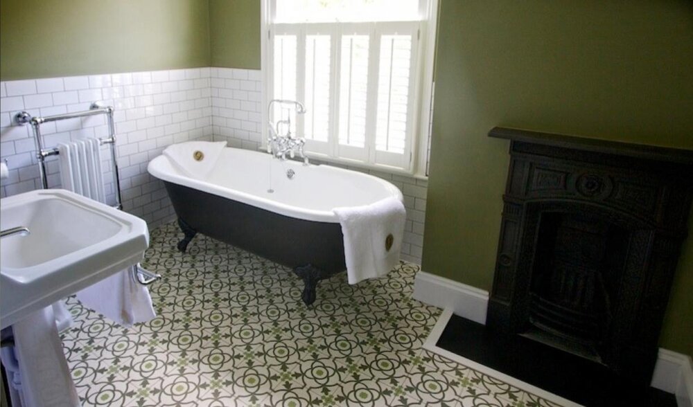Cast Iron Clawfoot Bath-Brighton.jpg