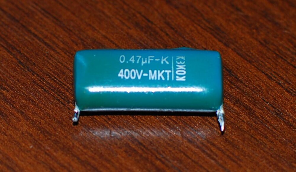 kondensaor_8ea79a5.jpg
