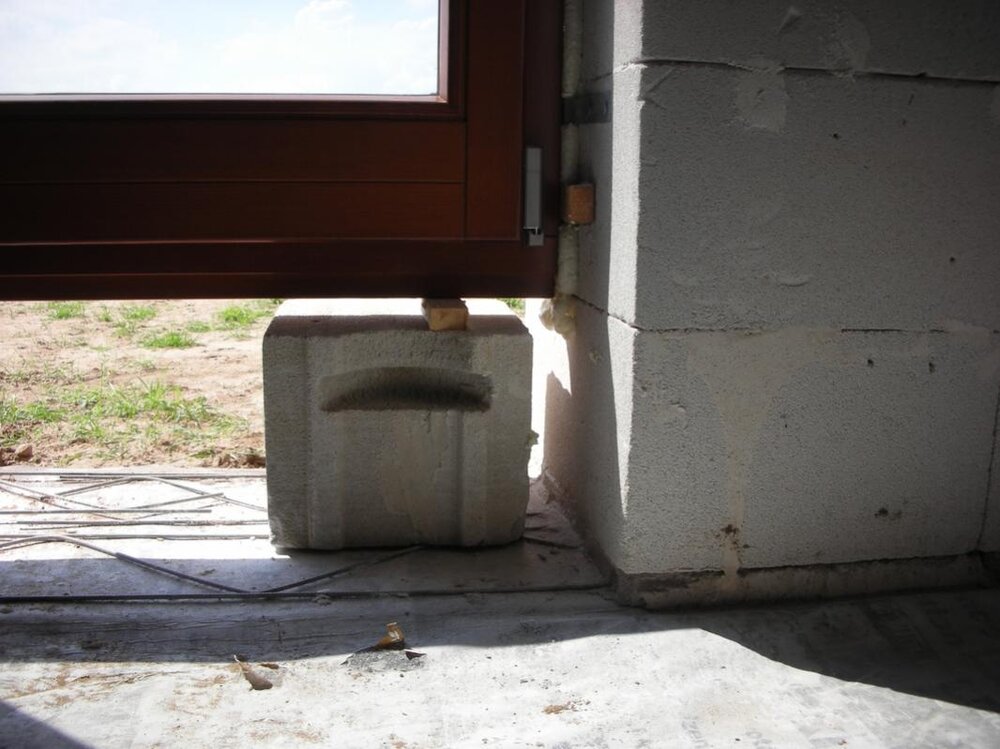 podparcie balkonu na pustaku.jpg